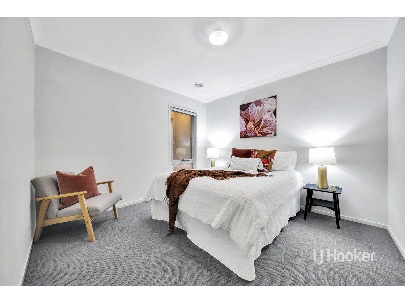 19 Chessington Drive, Williams Landing VIC 3027