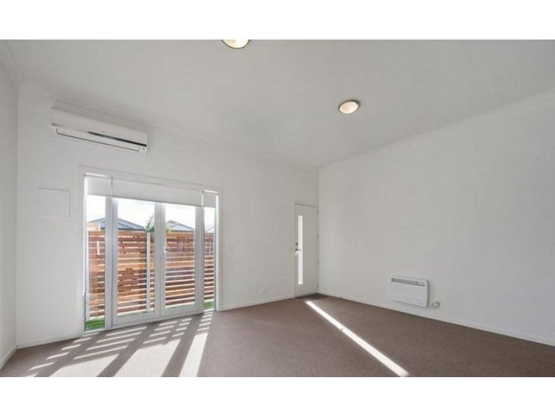 1/17 Tom Roberts Parade, Point Cook VIC 3030