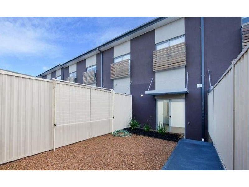 1/17 Tom Roberts Parade, Point Cook VIC 3030