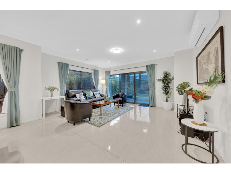 27 Goldeneye Circuit, Werribee VIC 3030