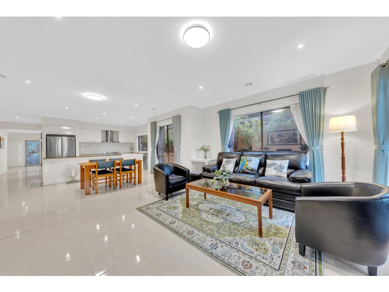 27 Goldeneye Circuit, Werribee VIC 3030
