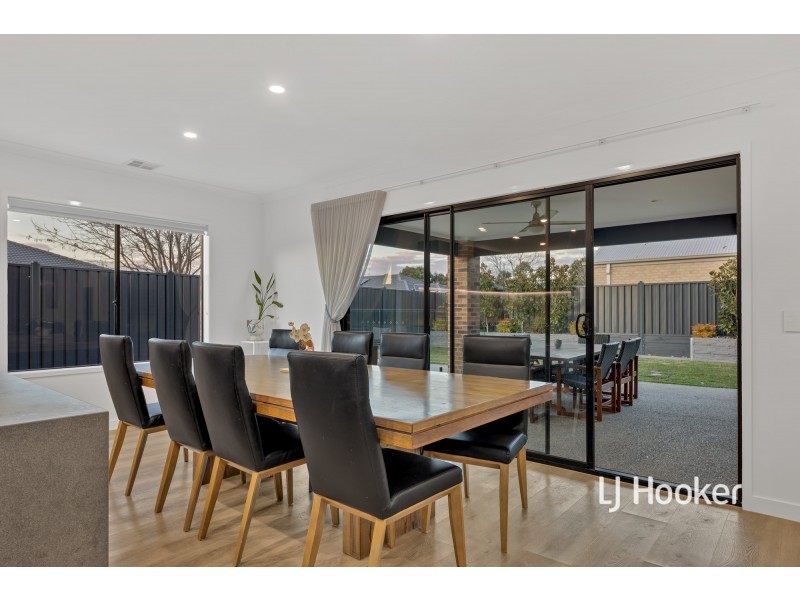 19 Holly Drive, Point Cook VIC 3030