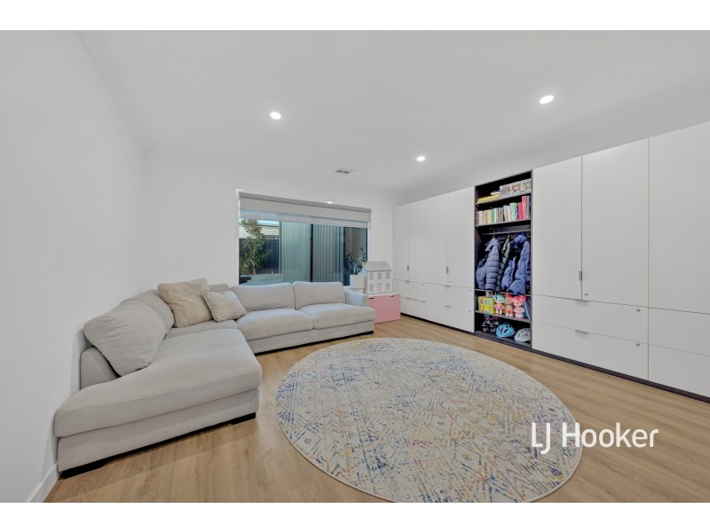 19 Holly Drive, Point Cook VIC 3030