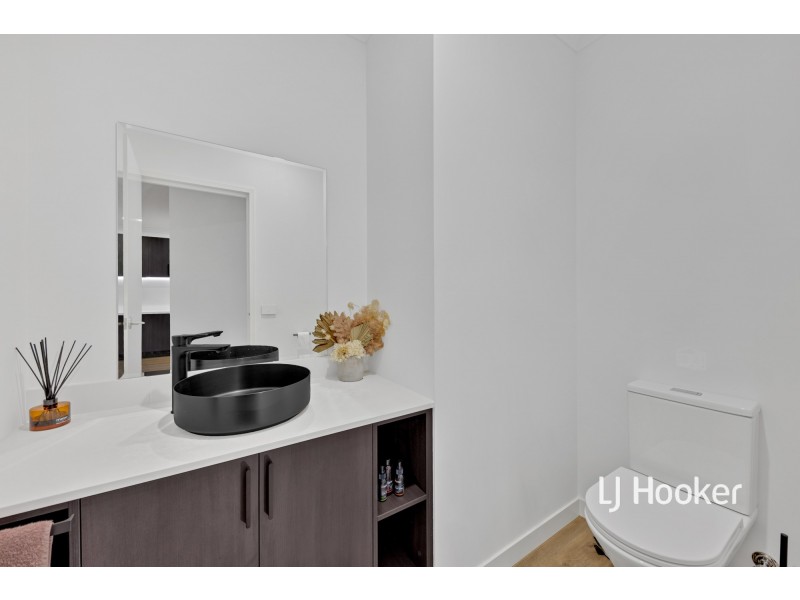 19 Holly Drive, Point Cook VIC 3030