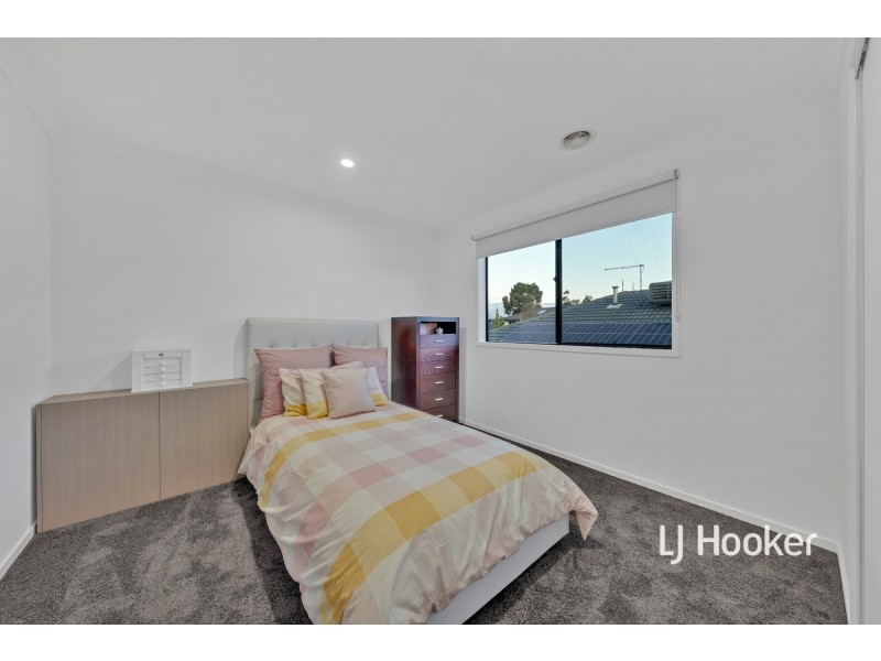 19 Holly Drive, Point Cook VIC 3030