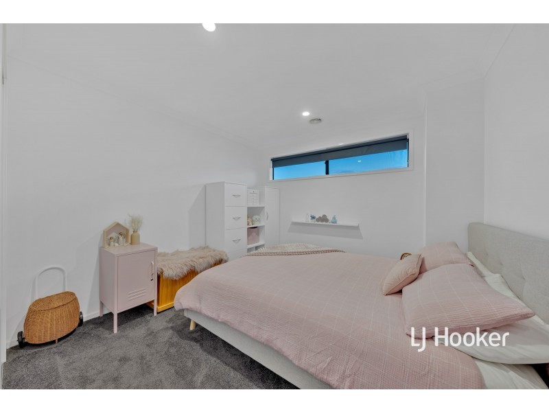 19 Holly Drive, Point Cook VIC 3030