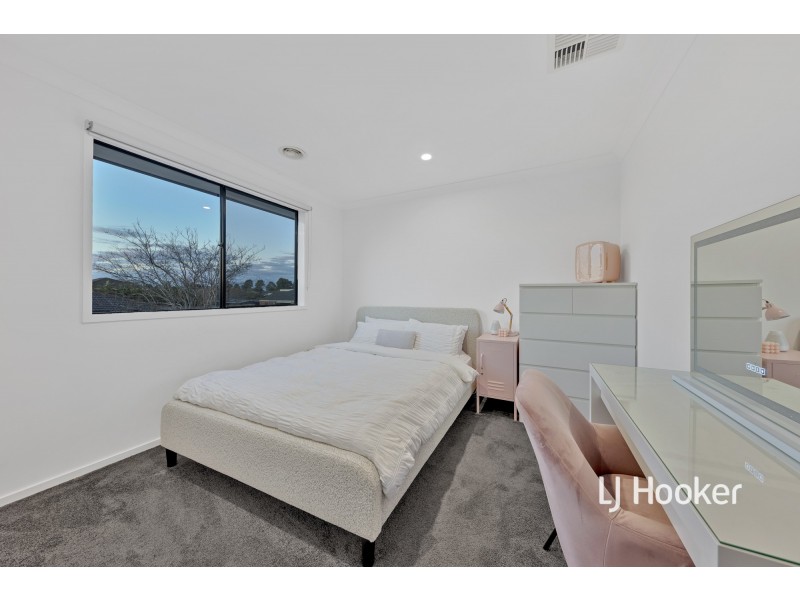 19 Holly Drive, Point Cook VIC 3030