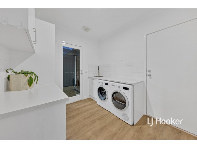 19 Holly Drive, Point Cook VIC 3030