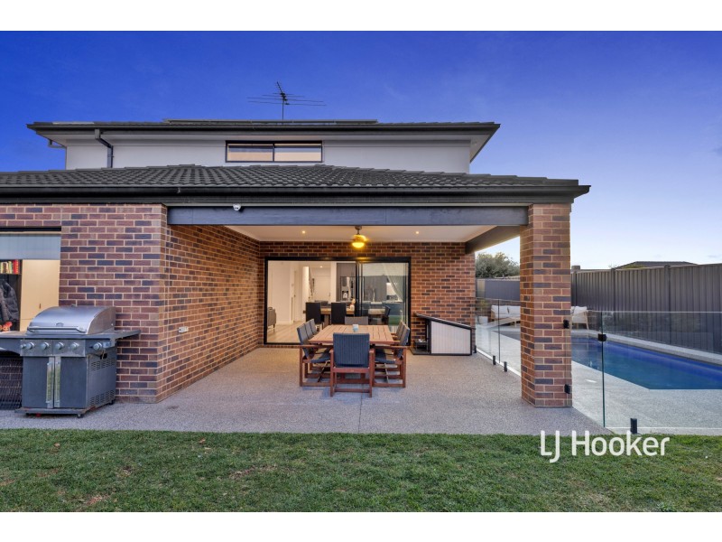 19 Holly Drive, Point Cook VIC 3030