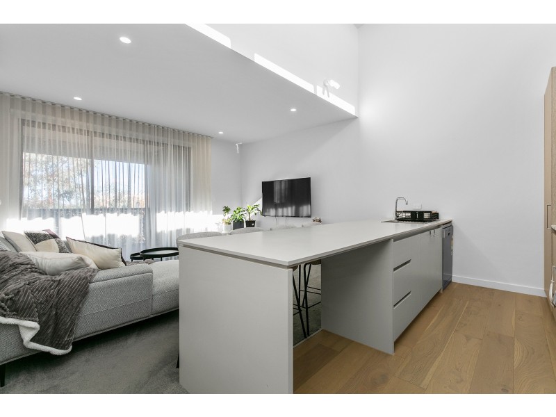 3/132 Grassbird Drive, Point Cook VIC 3030