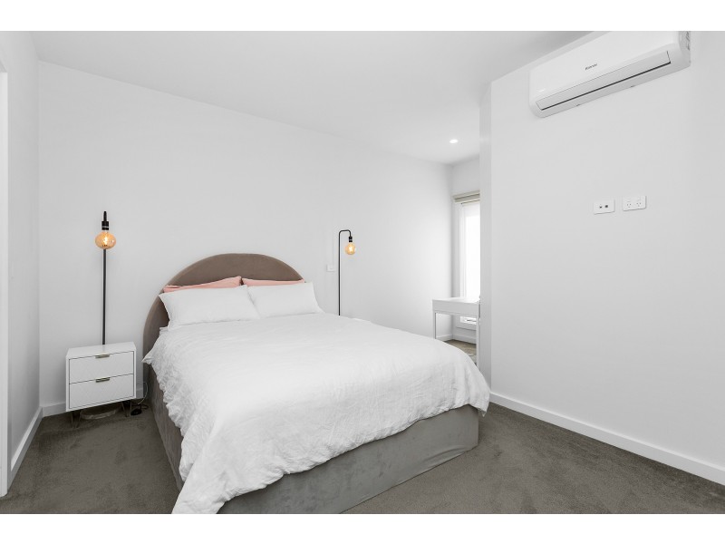 3/132 Grassbird Drive, Point Cook VIC 3030