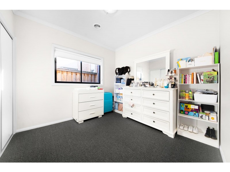 7 Fox Walk, Truganina VIC 3029