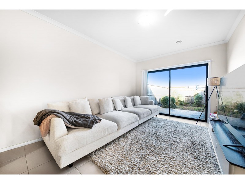 7 Fox Walk, Truganina VIC 3029
