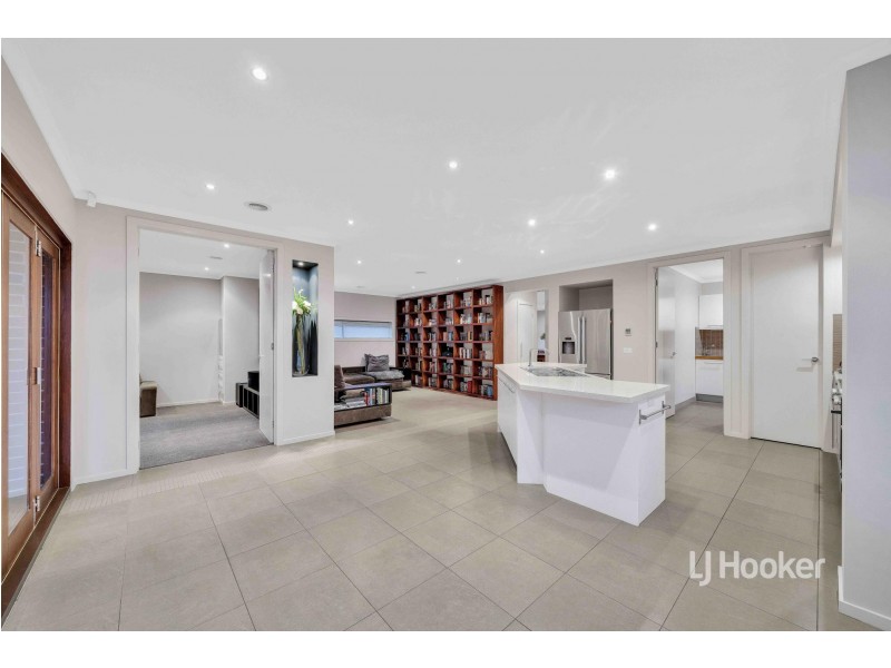 27 Peppertree Drive, Point Cook VIC 3030