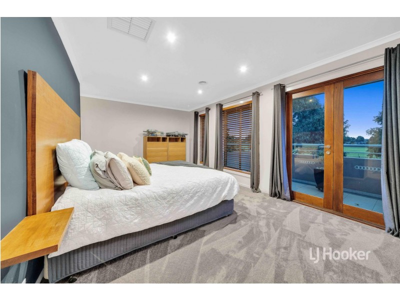 27 Peppertree Drive, Point Cook VIC 3030