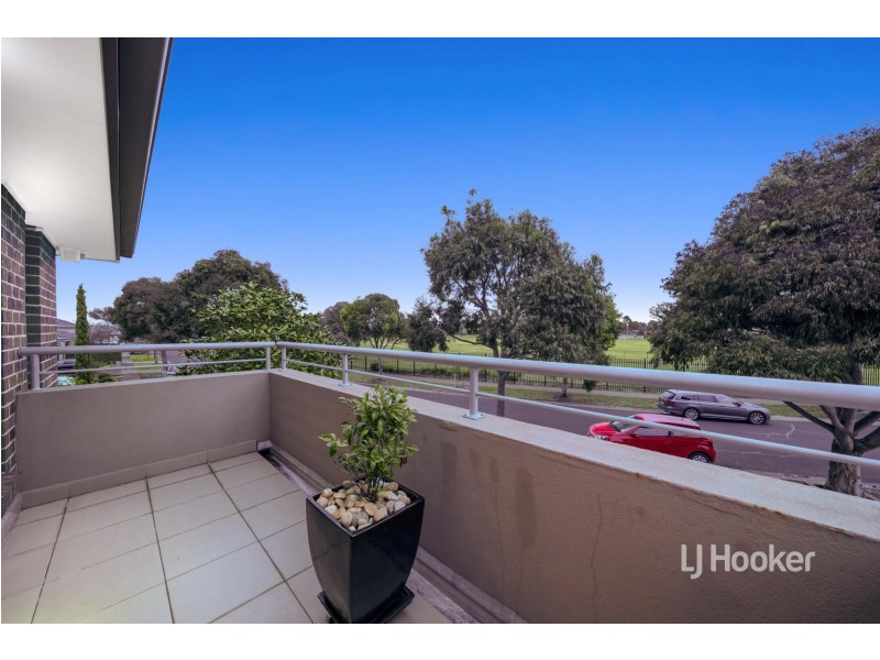 27 Peppertree Drive, Point Cook VIC 3030