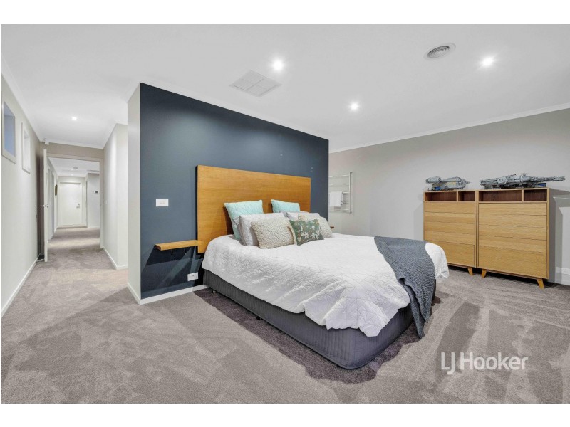 27 Peppertree Drive, Point Cook VIC 3030