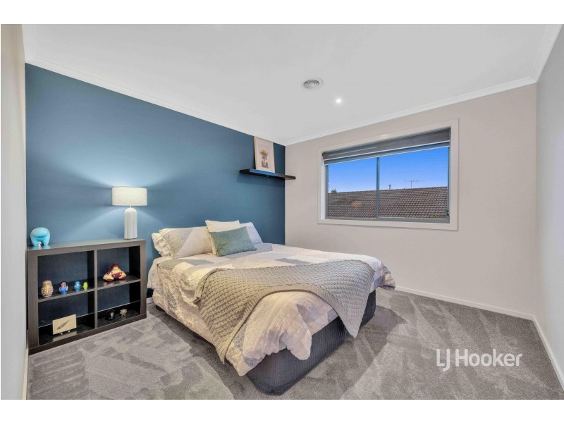 27 Peppertree Drive, Point Cook VIC 3030