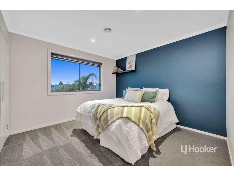 27 Peppertree Drive, Point Cook VIC 3030