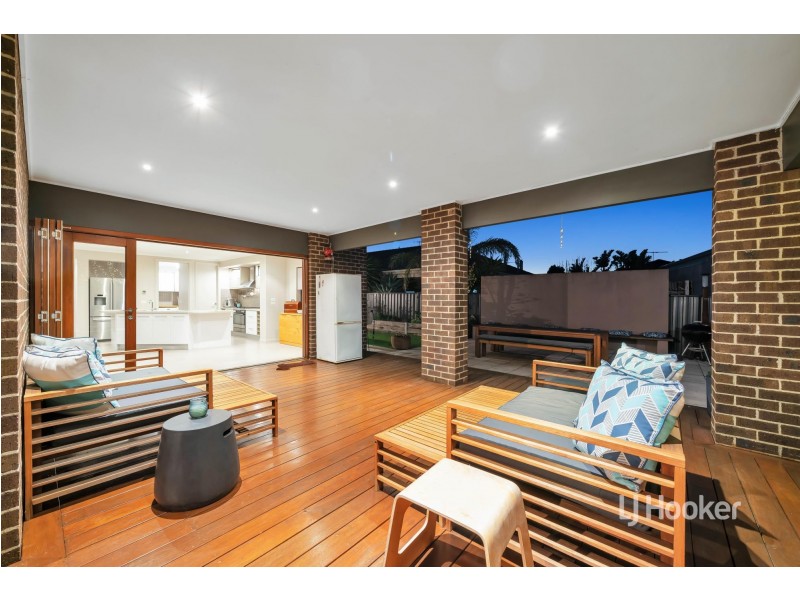 27 Peppertree Drive, Point Cook VIC 3030