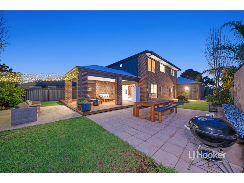 27 Peppertree Drive, Point Cook VIC 3030