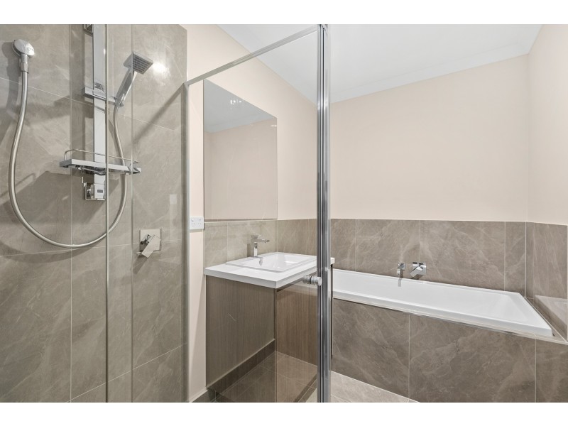 2/24 Heffernan Street, Laverton VIC 3028