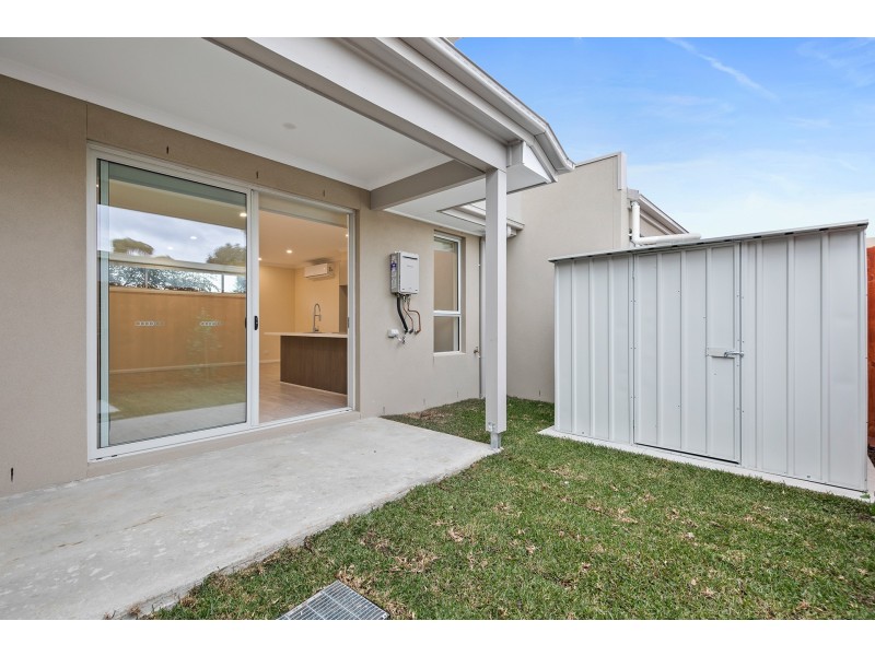 2/24 Heffernan Street, Laverton VIC 3028