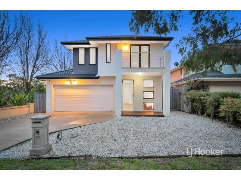 42 Half Moon Terrace, Sanctuary Lakes VIC 3030