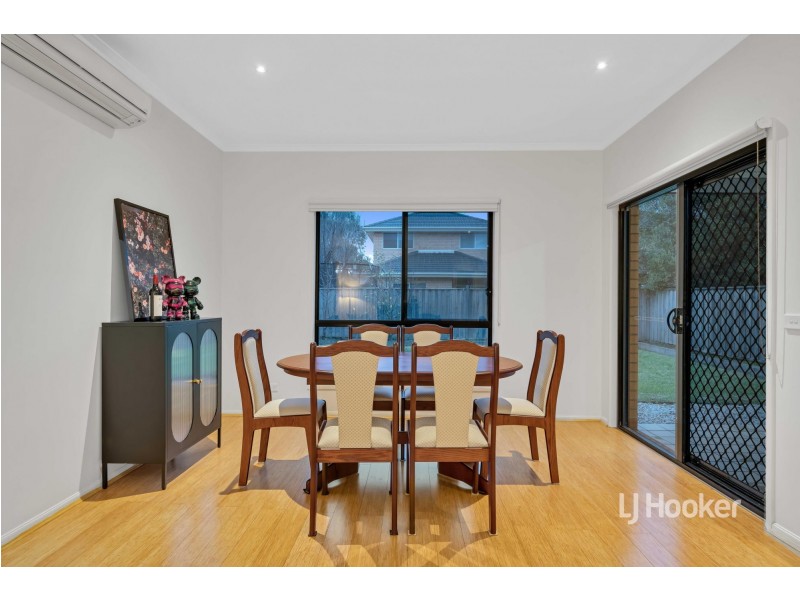 42 Half Moon Terrace, Sanctuary Lakes VIC 3030