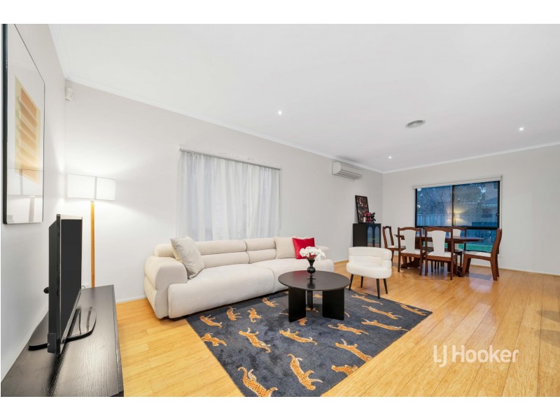 42 Half Moon Terrace, Sanctuary Lakes VIC 3030
