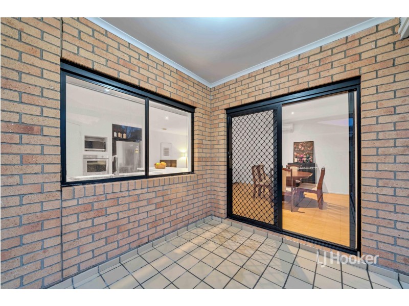 42 Half Moon Terrace, Sanctuary Lakes VIC 3030
