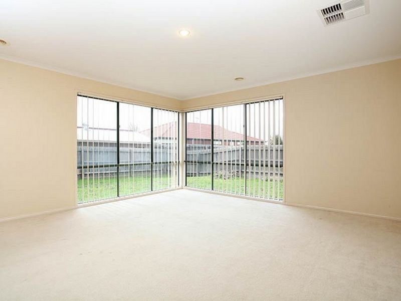 40 Thomas Carr Drive, Tarneit VIC 3029