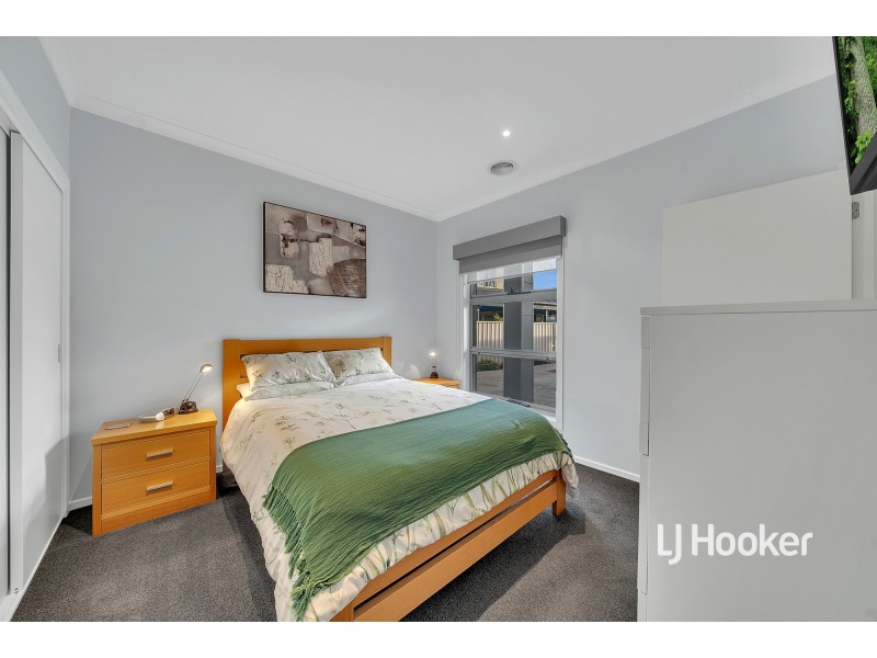 3/8 Marseilles Way, Point Cook VIC 3030