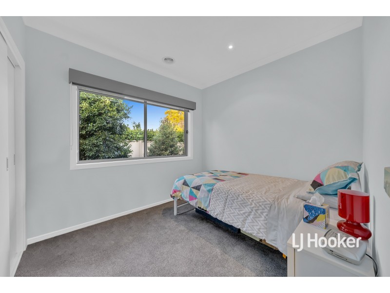 3/8 Marseilles Way, Point Cook VIC 3030