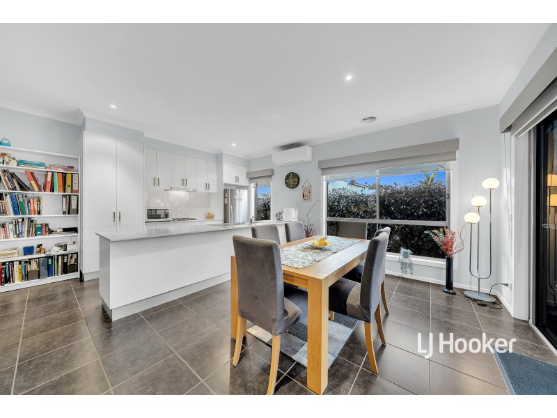 3/8 Marseilles Way, Point Cook VIC 3030