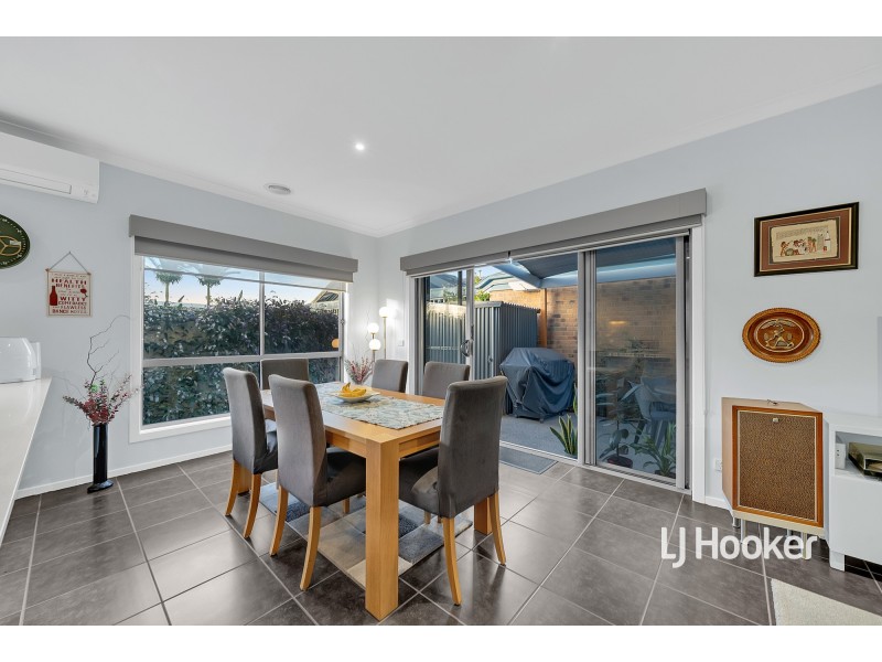 3/8 Marseilles Way, Point Cook VIC 3030