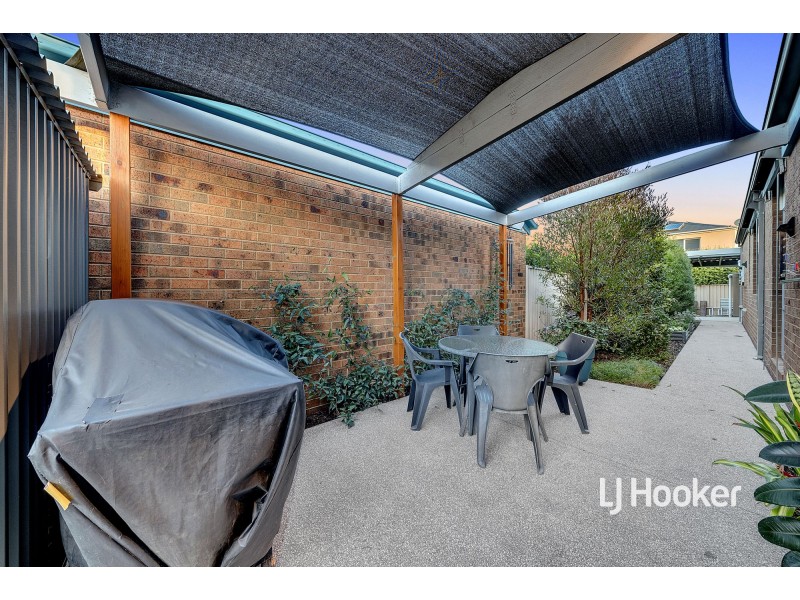 3/8 Marseilles Way, Point Cook VIC 3030