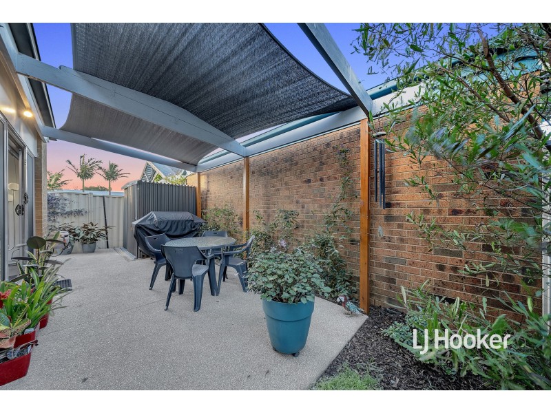 3/8 Marseilles Way, Point Cook VIC 3030