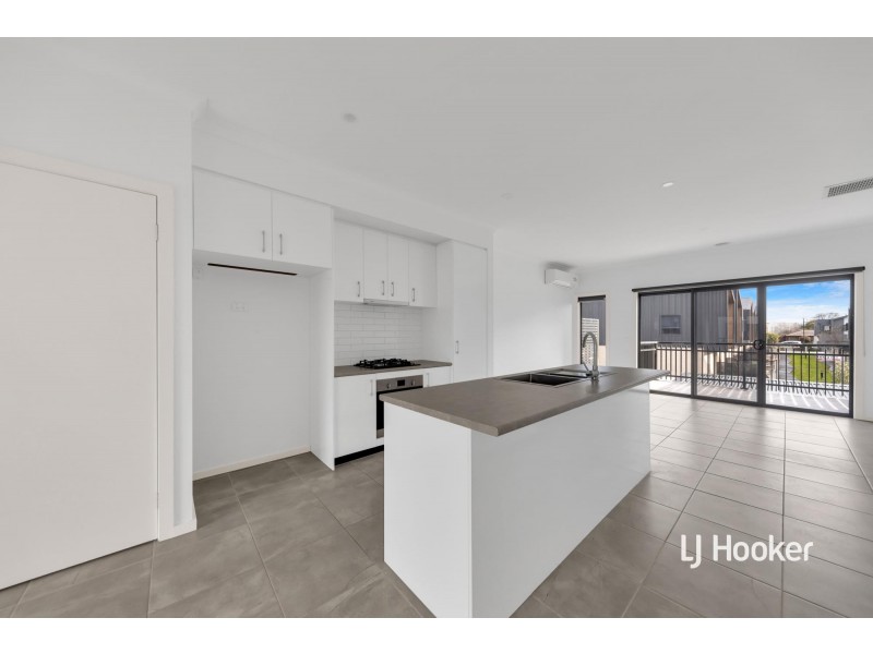 15 Ripplebrook Walk, Pakenham VIC 3810