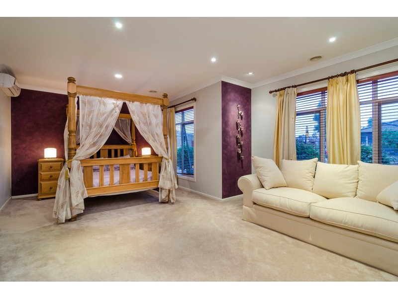 2 Villiers Drive, Point Cook VIC 3030