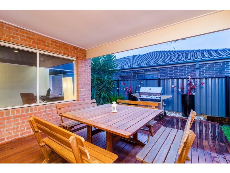 2 Villiers Drive, Point Cook VIC 3030