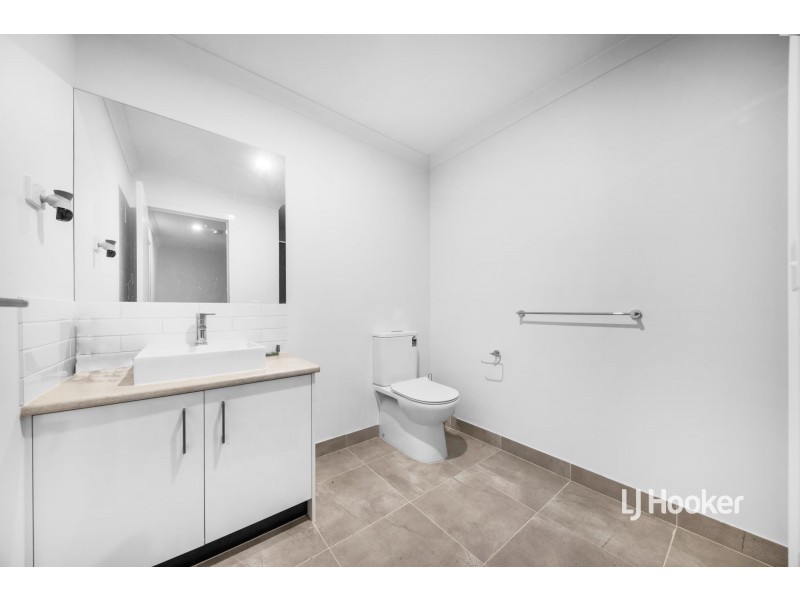 10 Patena Walk, Pakenham VIC 3810