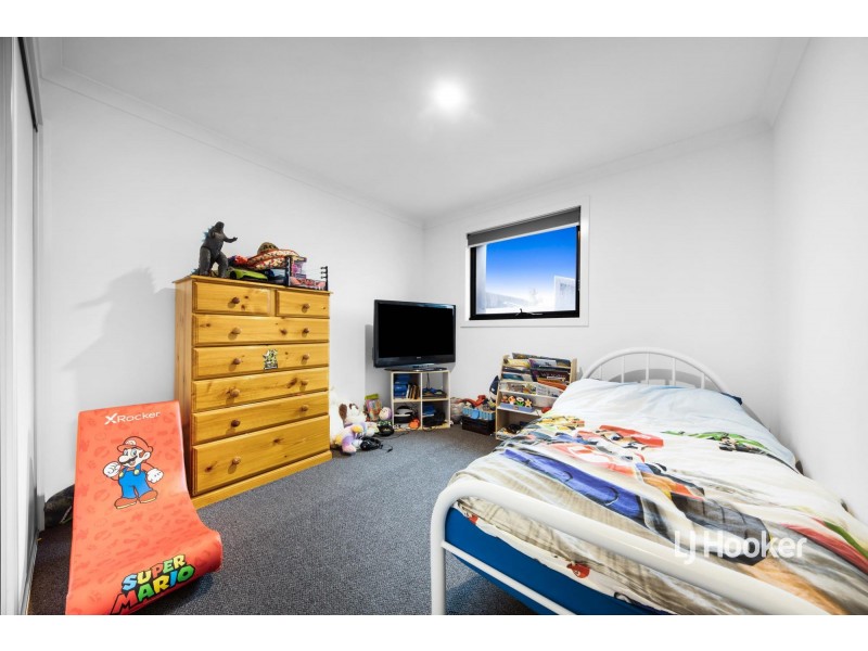 10 Patena Walk, Pakenham VIC 3810