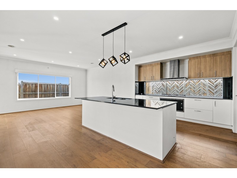 77 Astoria Drive, Point Cook VIC 3030