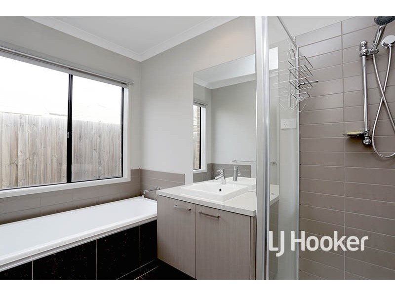 13 Pinoak Street, Point Cook VIC 3030