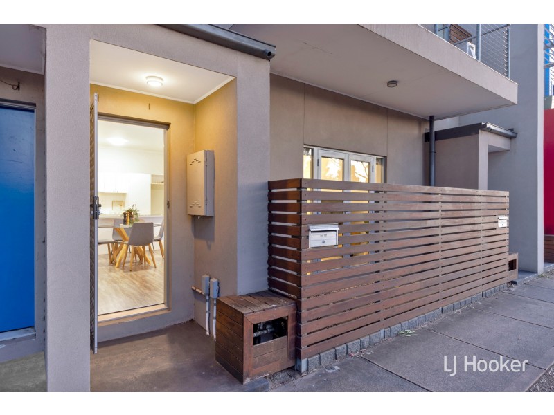 1/11 Tom Roberts Parade, Point Cook VIC 3030