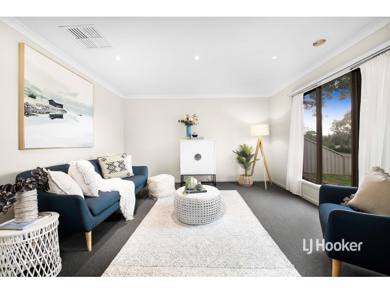 32 Breakwater Crescent, Point Cook VIC 3030