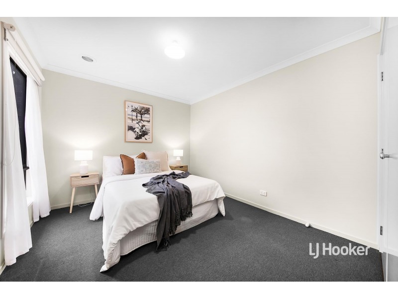 32 Breakwater Crescent, Point Cook VIC 3030