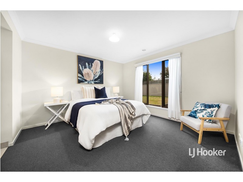 32 Breakwater Crescent, Point Cook VIC 3030