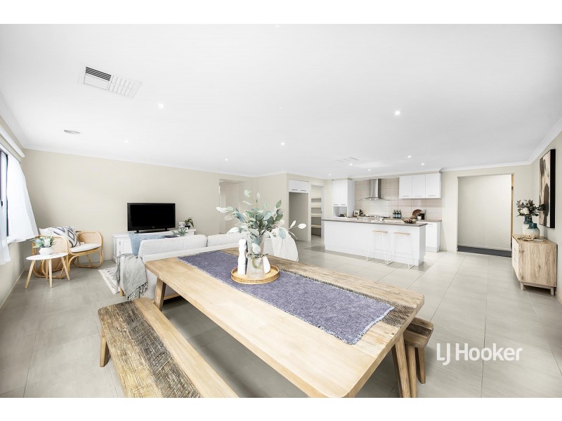 32 Breakwater Crescent, Point Cook VIC 3030